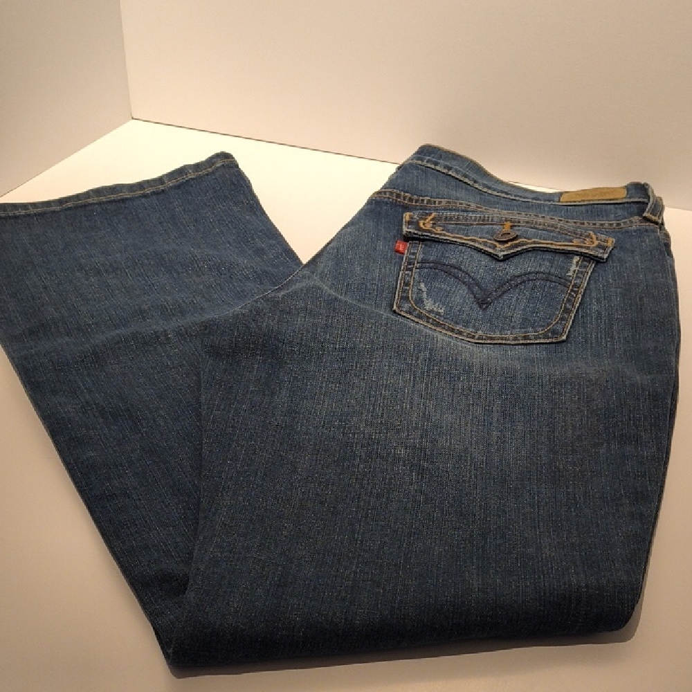 Levi's Women's 515 Jeans Boot Cut Slight Distress 8M Decor Back Pockets